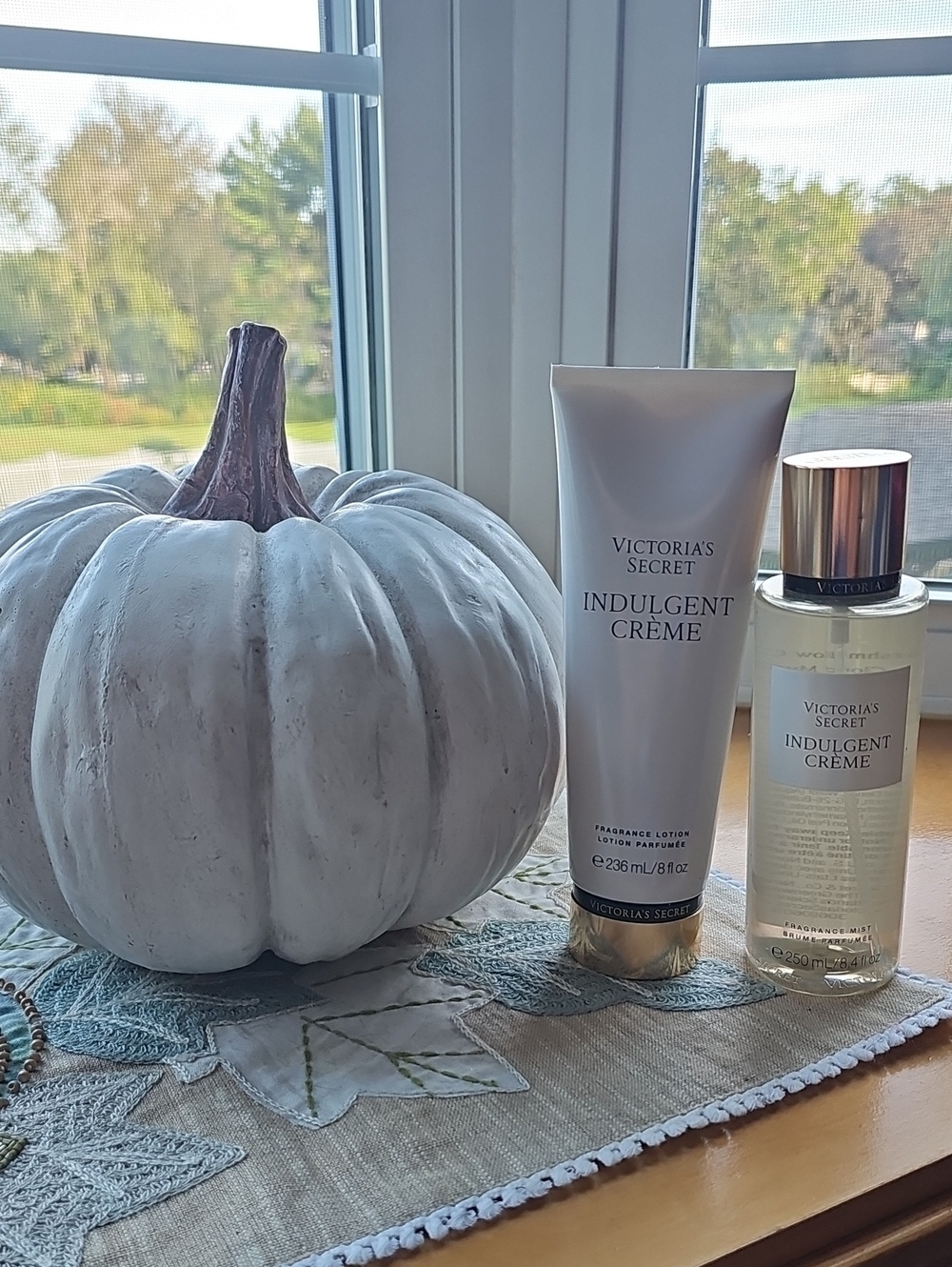 Victoria's Secret Indulgent Crème Lotion & Mist in Cream and Gold Accents